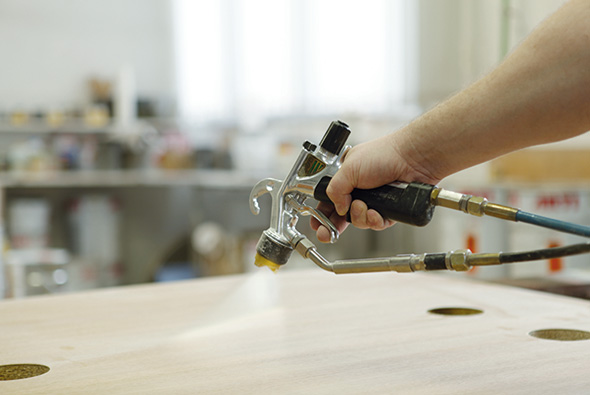 Hochwertige Oberflächen-Applikation im Spritzverfahren