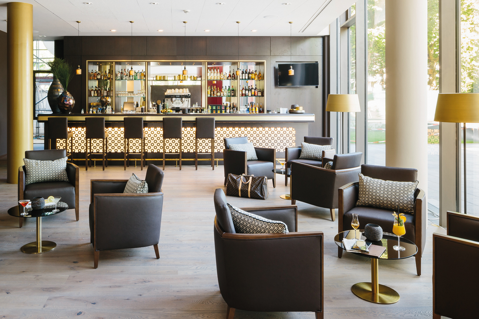 Hotellobby: Orientalisch anmutende Applikation im klassischen Stil.