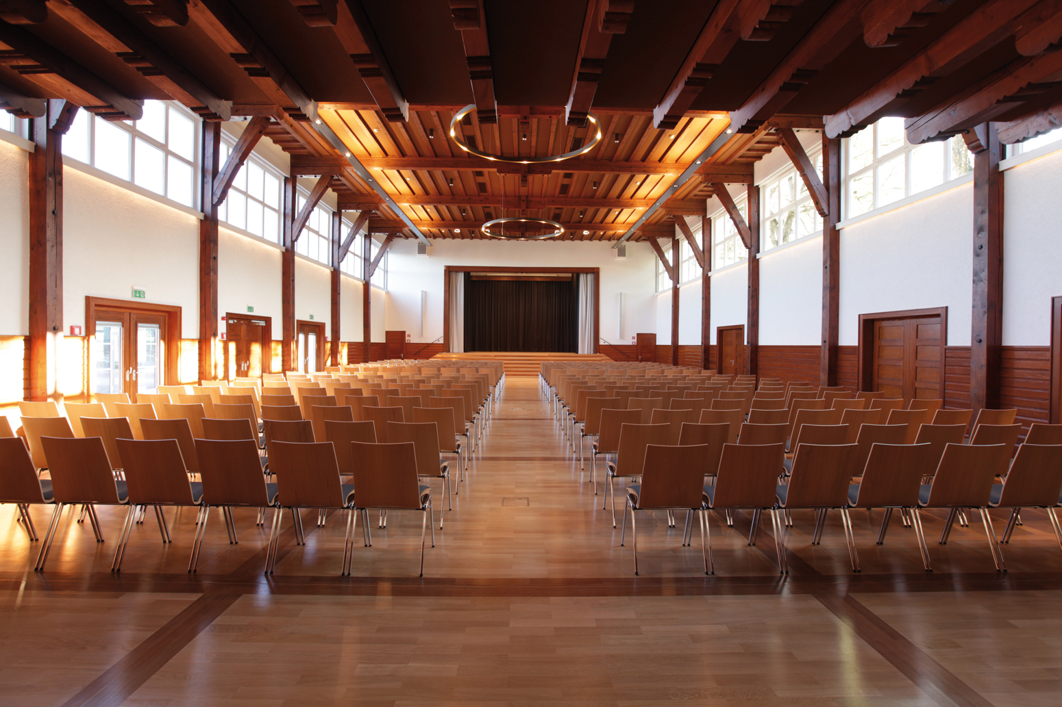 Denkmalgeschütze Festhalle.