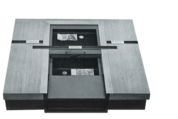 Schusssicherer Doppelschalter.