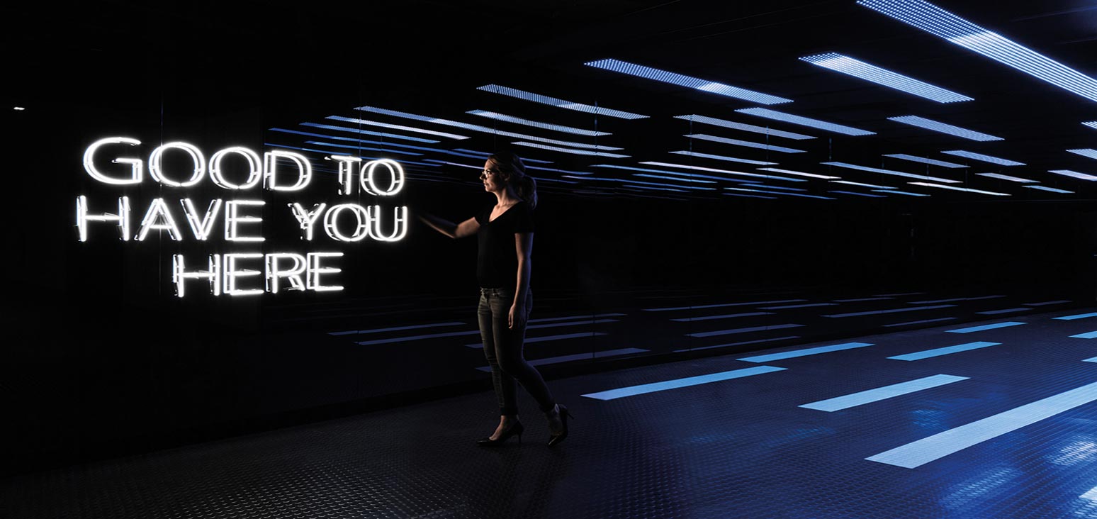 Klassische Neonlicht-Installation.