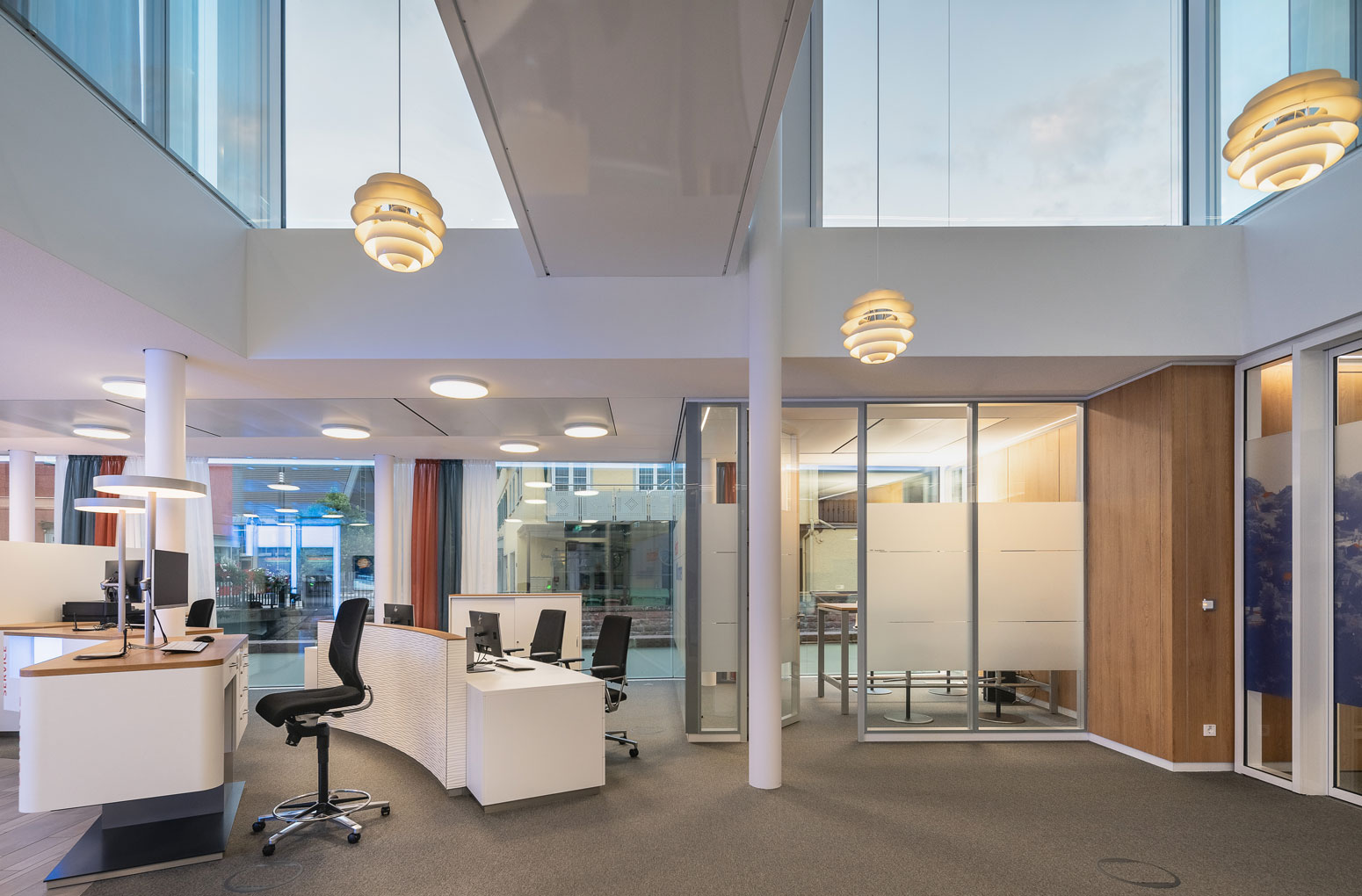 Service und Backoffice.